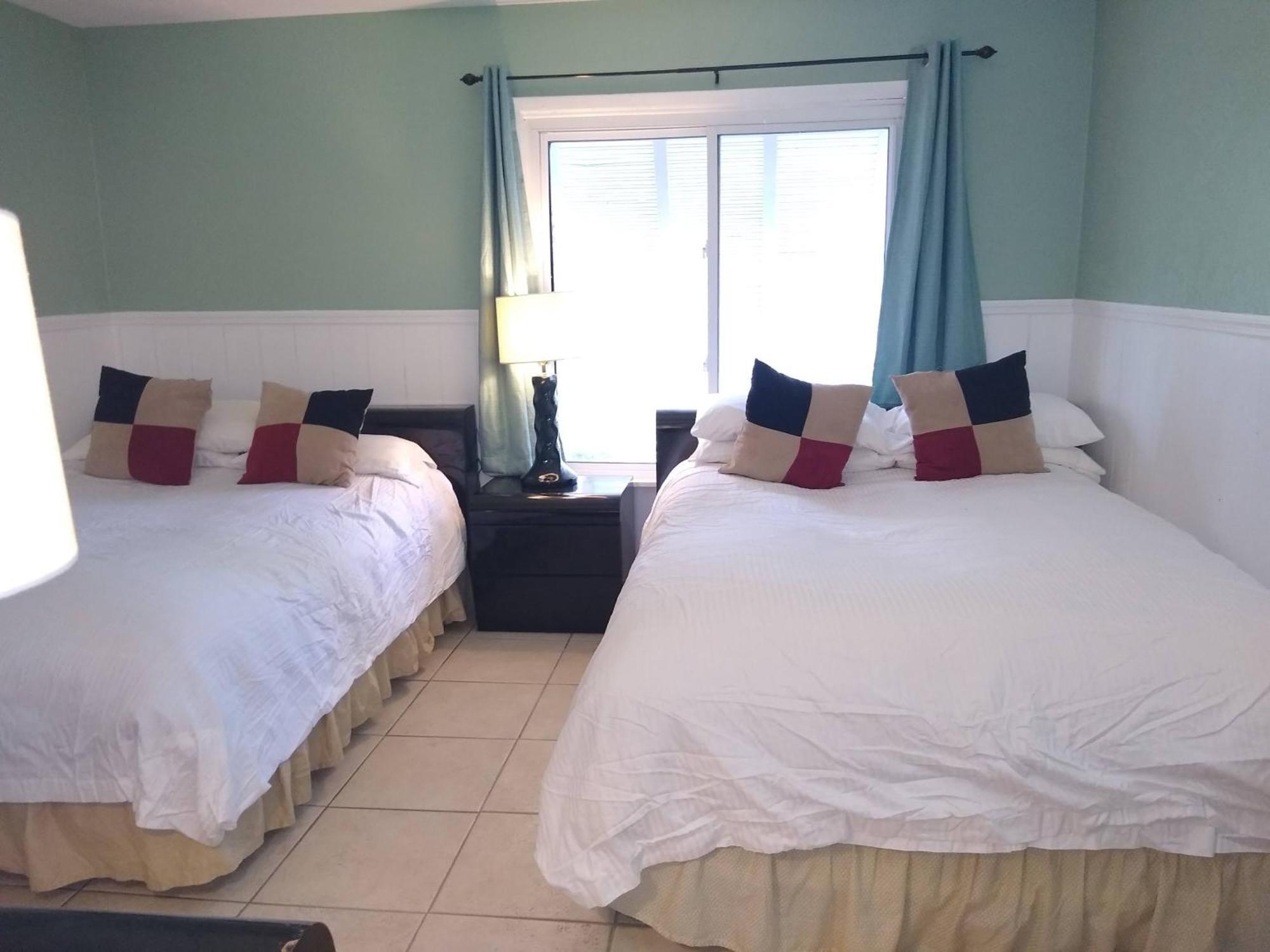 Affordable Two Bedroom Tropical Condo - Private Beach, Pools, Hot Tub St. Petersburg Extérieur photo
