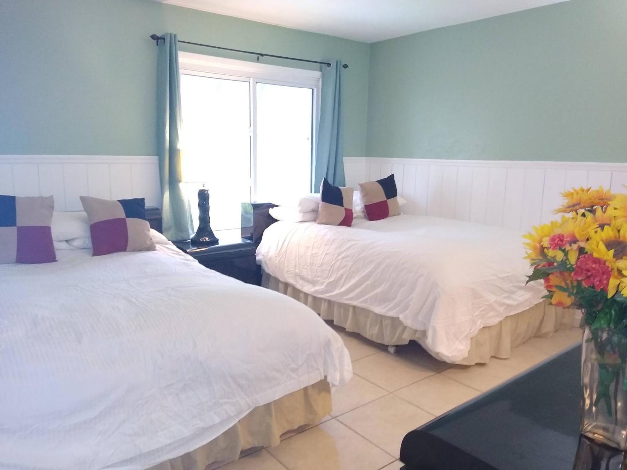 Affordable Two Bedroom Tropical Condo - Private Beach, Pools, Hot Tub St. Petersburg Extérieur photo