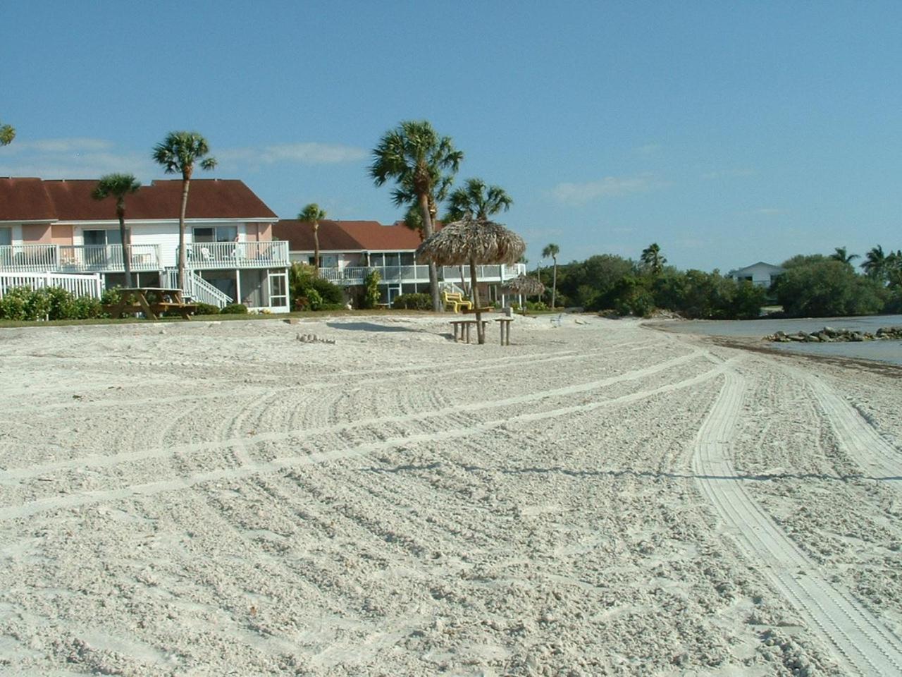 Affordable Two Bedroom Tropical Condo - Private Beach, Pools, Hot Tub St. Petersburg Extérieur photo