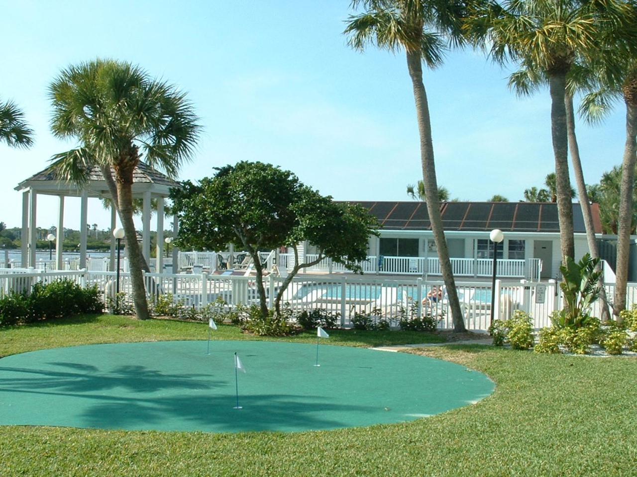 Affordable Two Bedroom Tropical Condo - Private Beach, Pools, Hot Tub St. Petersburg Extérieur photo