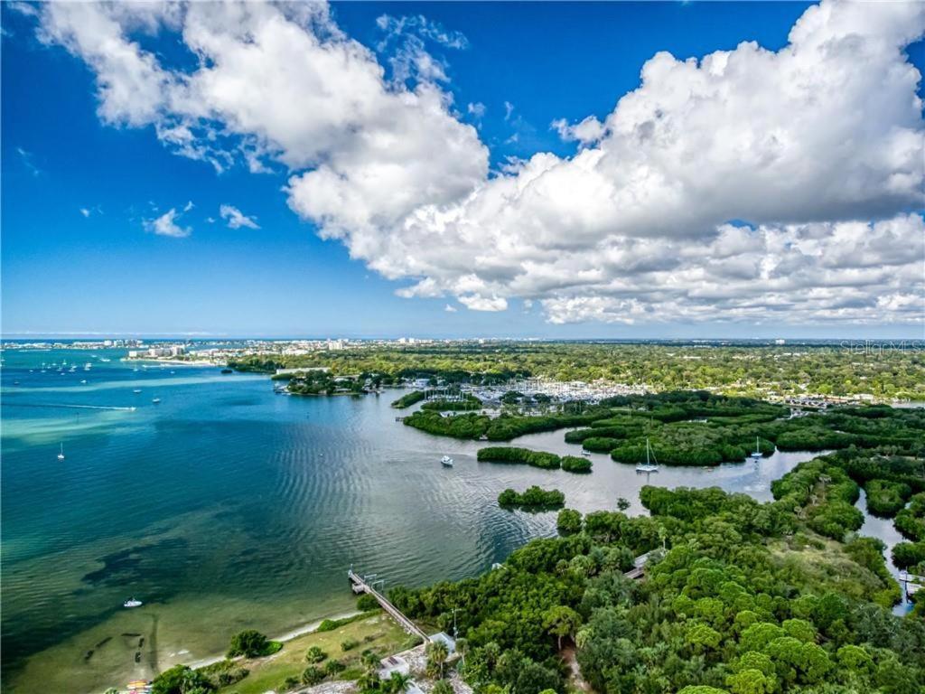 Affordable Two Bedroom Tropical Condo - Private Beach, Pools, Hot Tub St. Petersburg Extérieur photo