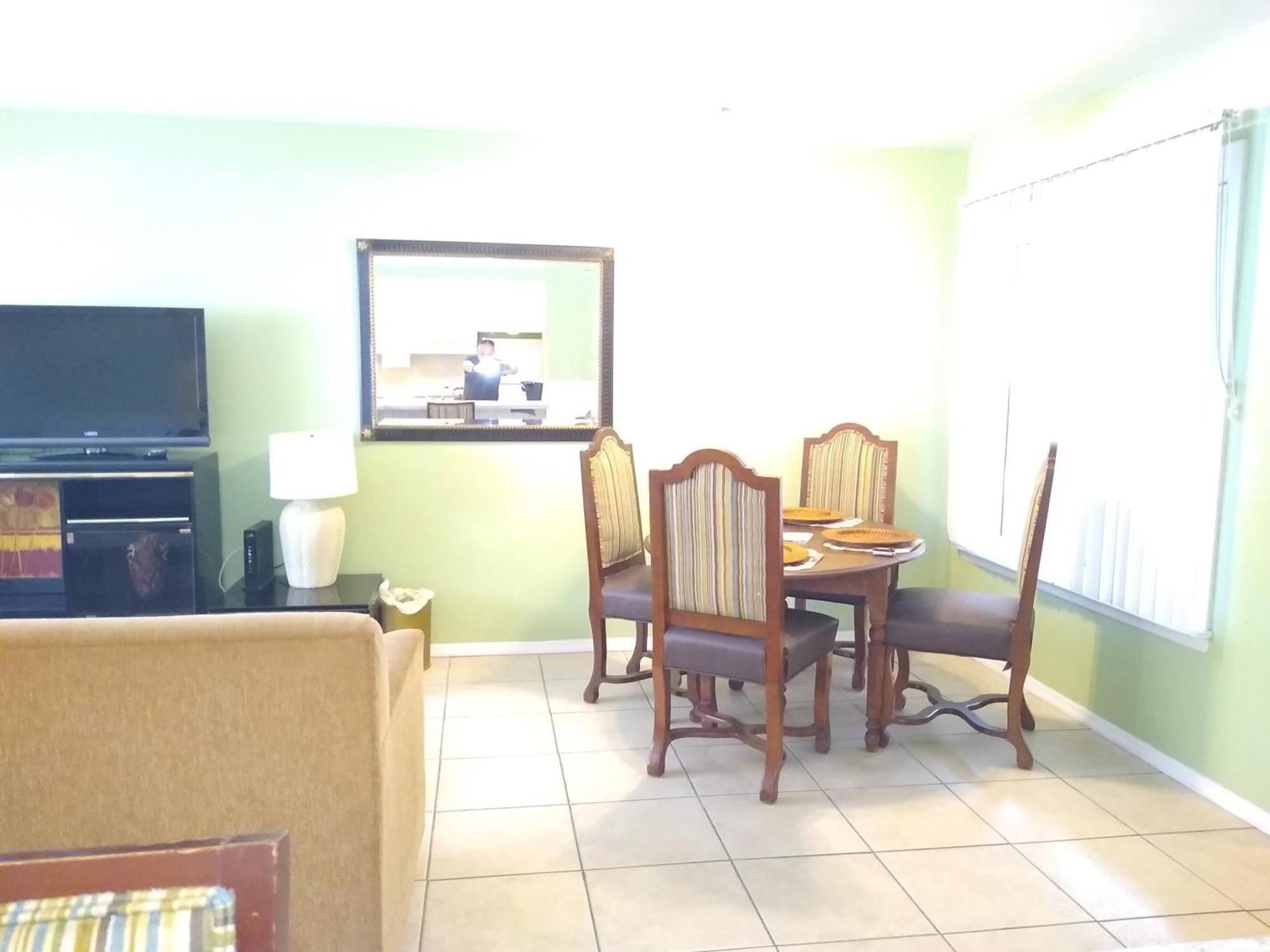 Affordable Two Bedroom Tropical Condo - Private Beach, Pools, Hot Tub St. Petersburg Extérieur photo